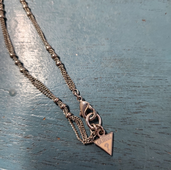 Gorgeou Guess mouse neclace - Picture 7 of 7